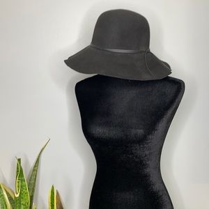 Jessica Simpson hat. Felt look